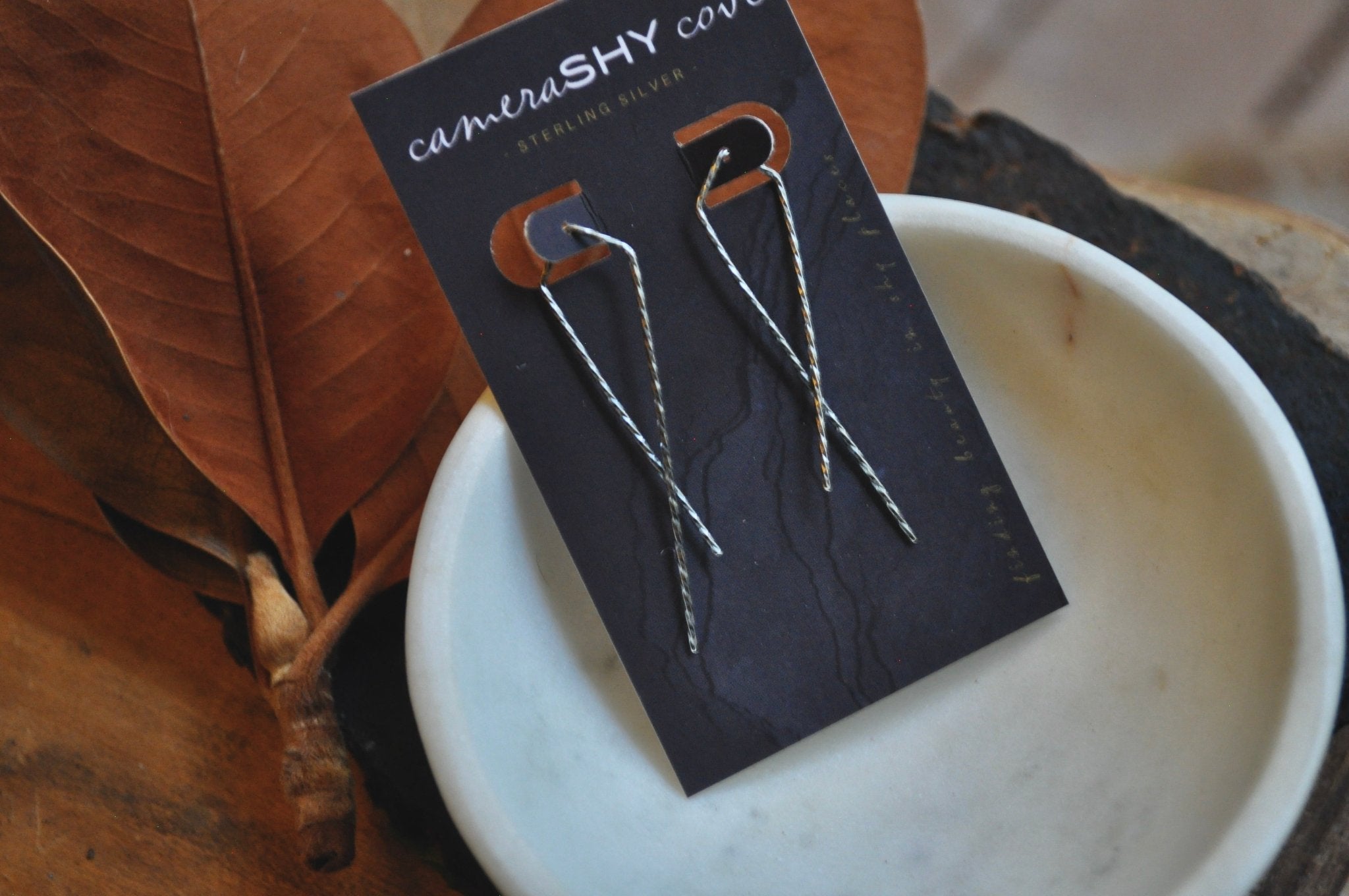 Kite | Minimal texture threaders | Ready to ship - cameraSHY cove