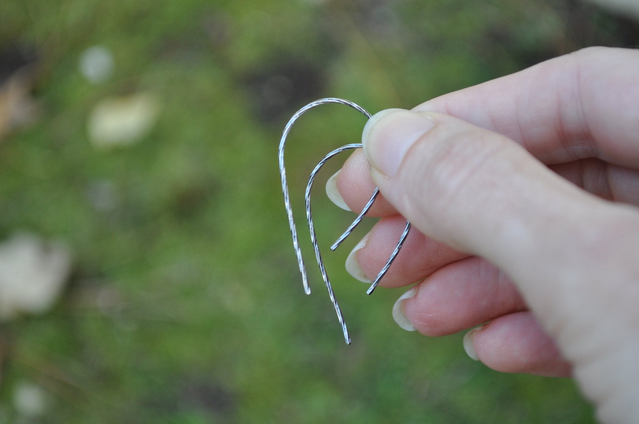 Ryna | Minimal texture threaders | Ready to ship - cameraSHY cove